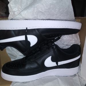 Woman's Nike Court Vision